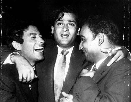 शम्मी कपूर ने पहली बार बतौर जूनियर आर्टिस्ट काम किया था।