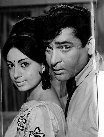 शम्मी कपूर इंटरनेट के बड़े शौकीन थे। वह उन एक्टर्स में से एक एक थे जिन्होंने पहले इंटरनेट इस्तेमाल करना शुरू किया था।