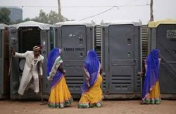 भारत में बलात्कार की बढ़ती घटनाओं का संबंध खुले में शौच से है