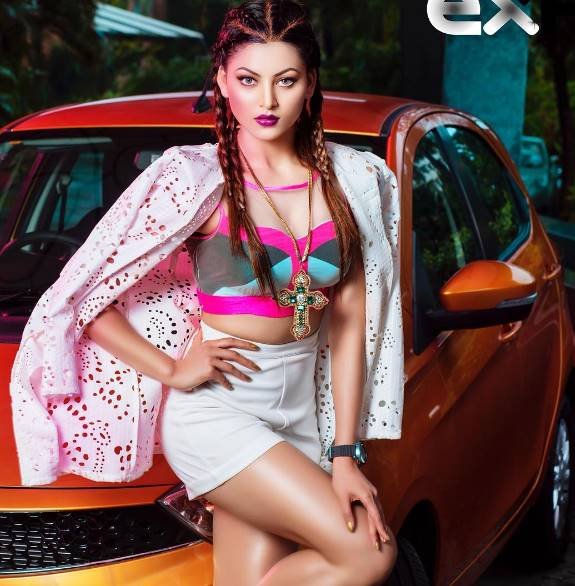 सिंह साहब द ग्रेट फिल्म से बॉलीवुड में एंट्री लेने वाली उर्वशी कन्नड़ फिल्म में भी काम कर चुकी हैं।