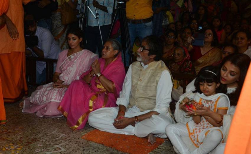 Aishwarya, Aishwarya Rai Bachchan, Aaradhya, durga ashtami, durga puja, durga puja 2016, Aishwarya Rai, Amitabh Bachchan, Amitabh Bachchan durga puja, Aishwarya Rai Bachchan durga ashtami, Aaradhya durga puja, Aaradhya pics, Aaradhya photos, Aaradhya images, Aishwarya Aaradhya, durga puja pics, Aishwarya Amitabh Bachchan, bollywood news, Entertainment news