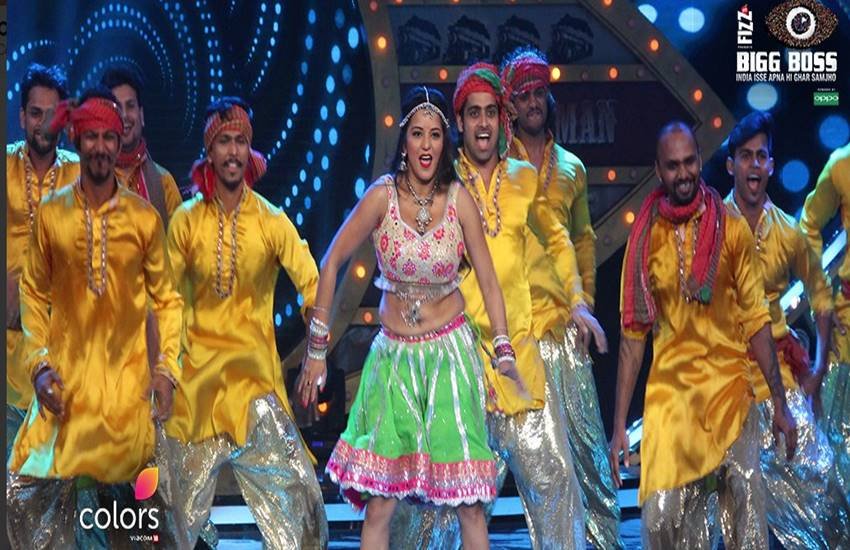 Bollywood, Television, TV, Bhojpuri actress, Bhojpuri Films, Bhojpuri film actress, Antara Biswas, Monalisa, Nirahua, Ajay Devgn,Salman Khan, Blackmail, Bigg Boss 6, Bigg Boss, Bigg Boss 10, BB10