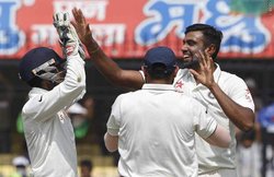 टेस्‍ट में ‘पंजा’ मारने में अश्विन ने बनाए रिकॉर्ड, वार्न, मुरलीधरन, कुम्‍बले जैसे दिग्‍गजों को पछाड़ा