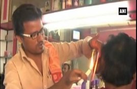 Candle, Barber, Cutting, Hair, Karnataka, Scissors, Social News, Dashrath, Shahabad village,