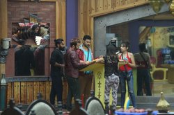 बिग बॉस 10: इंडिया वालों के स्ट्रटेजी मेकर बन रहे हैं मनवीर और मनु, दिखने लगी हैं खींचतान