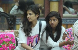 Bigg Boss 10 First Day: सुबह-सुबह आंख खोलते ही प्रियंका के फिगर की तारीफ करते दिखे स्वामी