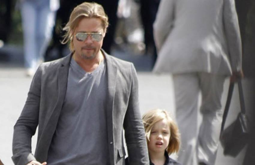 एंजेलिना जोली से अलग होने के बाद हॉलीवुड स्टार ब्रैड पिट की हालत अच्छी नहीं है। एंजेलिना जोली ने ब्रैड पिट से शादी के दो वर्ष बाद तलाक के लिए अर्जी दायर की है। एंजेलिना जोली से अलग होने के बाद हॉलीवुड स्टार ब्रैड पिट की हालत अच्छी नहीं है। एंजेलिना जोली ने ब्रैड पिट से शादी के दो वर्ष बाद तलाक के लिए अर्जी दायर की है।