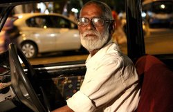 कैब ड्राइवर ने लड़की को शराबियों से चंगुल से बचाया, सोशल मीडिया पर वायरल हुई कहानी