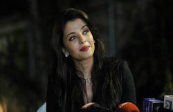 तो इसलिए Social Media पर एक्टिव नहीं रहती हैं ऐश्वर्या