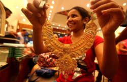 धनतेरस 2016: किस राशि के लोगों के लिए क्या खरीदना रहेगा शुभ और कब है खरीददारी का मुहूर्त, जानिए