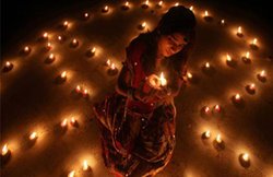 दिवाली 2016: 2 साल बाद रविवार को पड़ रही दिवाली, लक्ष्मी पूजन के लिए 1 घंटे 42 मिनट का समय