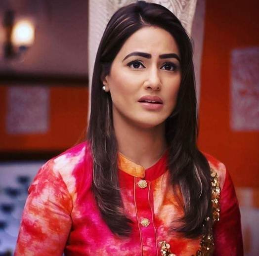 Hina Khan, Akshara ye Rishta kya kahalata hai, hina khan Dengue. Tv Actress Hina khan, hina khan admit in hospital
