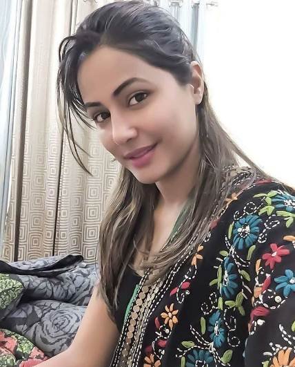 Hina Khan, Akshara ye Rishta kya kahalata hai, hina khan Dengue. Tv Actress Hina khan, hina khan admit in hospital