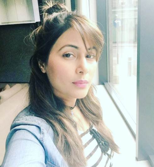 Hina Khan, Akshara ye Rishta kya kahalata hai, hina khan Dengue. Tv Actress Hina khan, hina khan admit in hospital