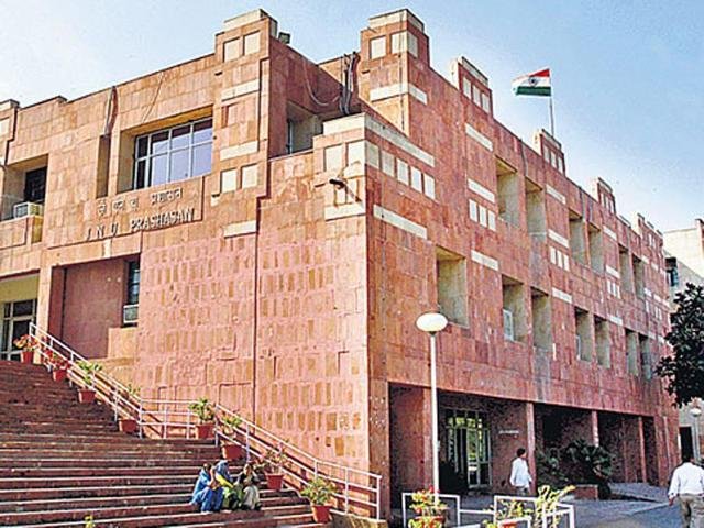 JNU ने जांच के लिए 12 छात्रों को तलब किया