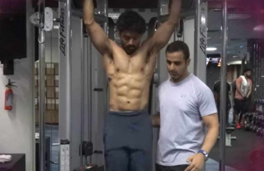 kalyan ram gym work out video, kalyam ram gym workout, kalyan ram look in ISM, Kalyan Ram in ISM, ISM Movie release date, ISM Movie Star cast, Kalyan Ram six pack Abs, Kalyan Ram Biceps in ISM, Kalyan Ram Six Pack Abs in ISM, Entertainment News, Bollywood New in Hindi
