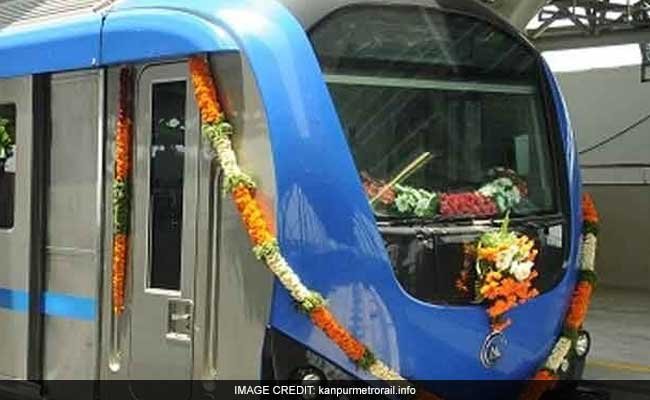 कानपुर में मेट्रो के उद्घाटन समारोह में भी जम कर राजनीति हुई।