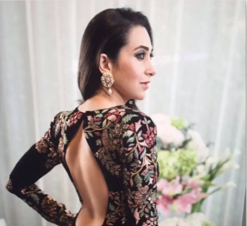 karisma kapoor, kareena kapoor, karisma kapoor photos, karisma kapoor pics, karisma kapoor on hello magazine cover, kareena kapoor khan photos, kareena kapoor baby bump, baby bump photos, kareena kapoor hot pics, kareena kapoor photos, kareena kapoor hello magazine, hello magazine cover page, hello magazine, hot actress photos, kapoor family, entertainment news, bollywood news