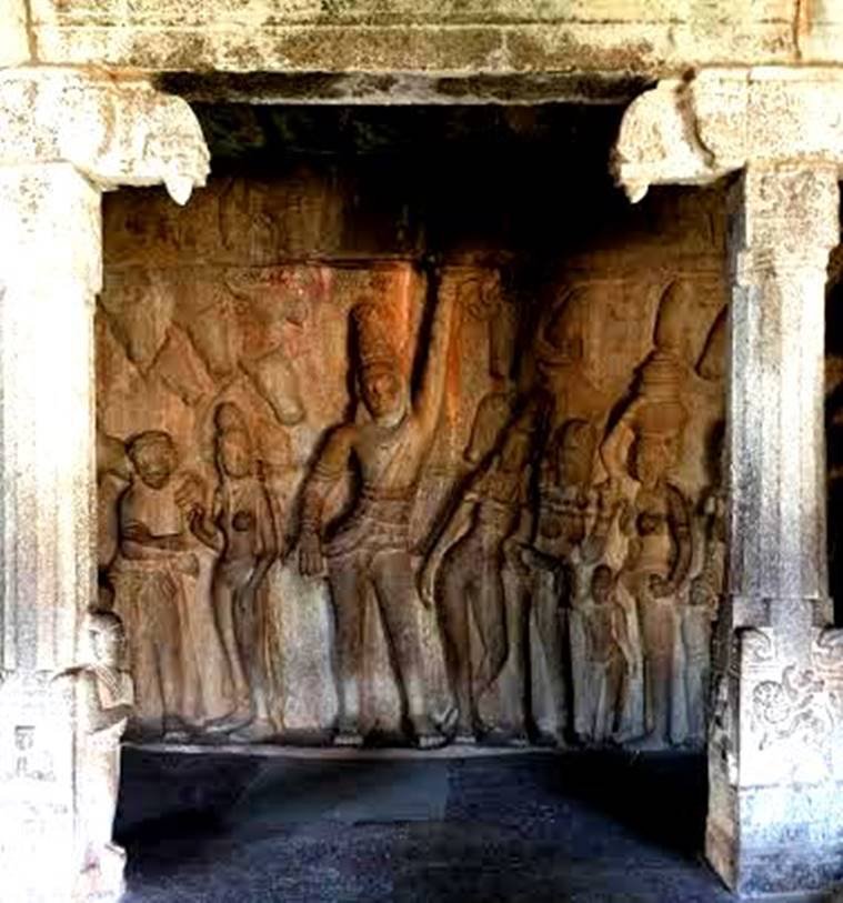 Muharram, Krishna, Bhander, Hazari, chaturbhuj maharaj, Mashya pradesh, tazias, pay homage, secularism