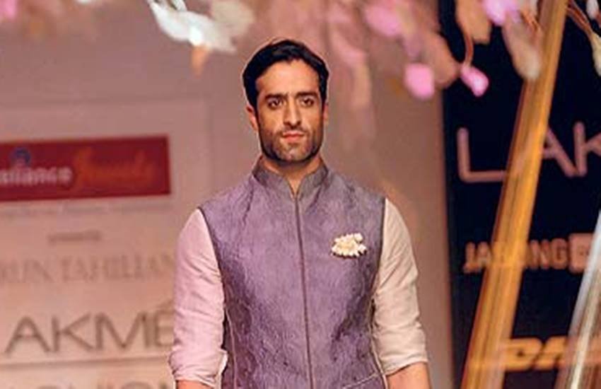 Fashion Industry news, Fashion news, Models, Bollywood, Female, Male, Modelling World, Ramp Shows, Designers, Income Disparity, Glamour, Runway