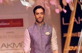 Fashion Industry news, Fashion news, Models, Bollywood, Female, Male, Modelling World, Ramp Shows, Designers, Income Disparity, Glamour, Runway