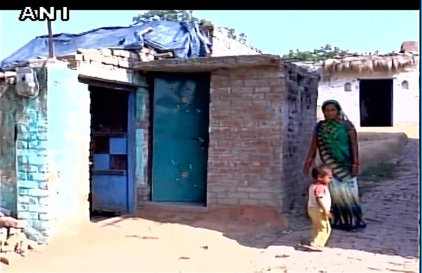 Swachh Bharat, Narendra Modi, Mangalsutra,Toilet, Toilet Building, Lata Devi, Kanpur Mangalsutra, PM Modi, India, Jansatta
