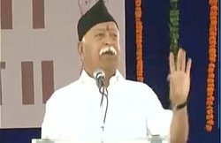 संघ प्रमुख मोहन भागवत बोले- अपने आपको देश का कर्ताधर्ता मानने वाले भी किसी की देशभक्ति नाप नहीं सकते