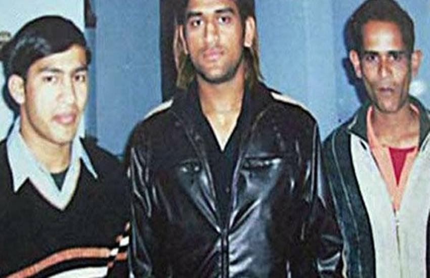 MS Dhoni, MS Dhoni biopic, dhoni biopic, dhoni brother, dhoni elder brother name, narendra singh dhnoi, dhoni the untold story, ms dhoni movie, ms dhoni latest news in hindi