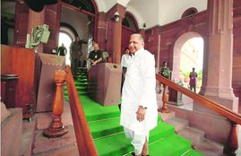 mulayam singh yadav, samajwadi party, akhilesh yadav, shivpal yadav, mulayam family, mulayam singh yadav family tree