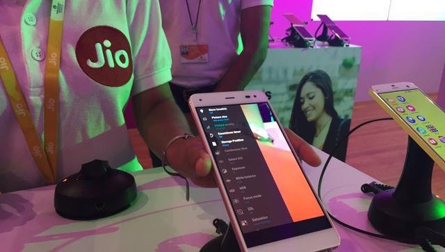 रिलायंस Jio यूजर्स को Trai ने दी यह बड़ी खुशखबरी, लाइफटाइम ले सकेंगे Free कॉलिंग का लाभ रिलायंस Jio यूजर्स को Trai ने दी यह बड़ी खुशखबरी, लाइफटाइम ले सकेंगे Free कॉलिंग का लाभ