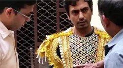 आदित्य ठाकरे ने किया नवाजुद्दीन को फोन, कहा- शिव सेना नहीं करती उन्हें रामलीला से हटाने का समर्थन