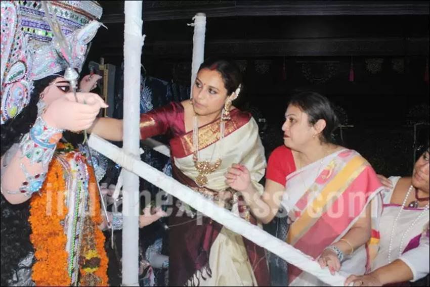 Rani Mukerji, Rani Mukerji sindoor khela, Rani Mukerji durga pooja, Sindoor Khela, Sindoor Khela pics, Vaibhavi Merchant, Rani Mukerji pics, Rani Mukerji recent pics, Rani Mukerji sindoor khela pics, Rani Mukerji marriage, Rani Mukerji baby, Rani Mukerji daughter, Rani Mukerji adira, Rani, Rani Mukerji photos, entertainment photos