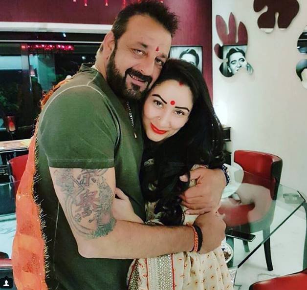 मान्यता दत्त ने भी इस दिन अपनी फैमिली के साथ खूब इंजॉय किया।