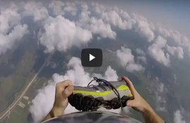 Sky diving, shoe, Viral