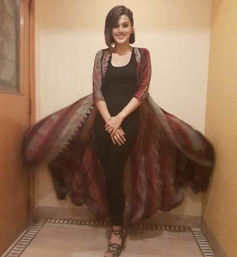 Taapsee Pannu, taapsee pannu amitabh pink, taapsee pink amitabh, taapsee pink telugu, taapsee pink remake, Akshay Kumar, Pink, Naam Shabana, Neeraj Pandey, Baby, Amitabh Bachchan, Pink telugu remake, indian express, indian express news, entertainment news, bollywood