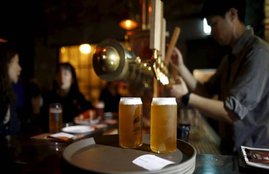 Hair wash, Hair wash with beer, beer hair wash, beer, hair, benefits of beer hair wash, process of hair wash with beer, how to wash hair with beer, beer wash, benefits of beer, skin benefits, health tips, health news