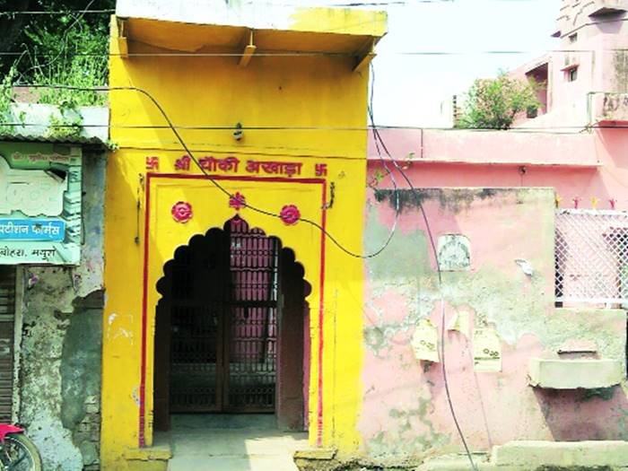 भगवत अखाड़ा, लक्ष्मण अखाड़ा, गिरधरवाला अखाड़ा, भूतेश्वर अखाड़ा, खेरावाला अखाड़ा आदि अपने जमाने के प्रसिद्ध अखाड़े थे। 