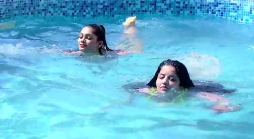 рд▓реЛрдкрд╛ рдФрд░ рдореЛрдирд╛ рдиреЗ рдЖрд░рд╛рдо рд╕реЗ рд╕реНрд╡рд┐рдорд┐рдВрдЧ рдХрд╛ рдордЬрд╛ рд▓рд┐рдпрд╛ред