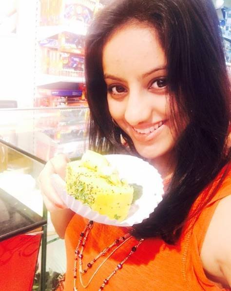 'संध्या' यानि दीपिका सिंह ने बताया कि शो में उन्हें इंडियन लुक चाहिए था। इसलिए कभी उन्होंने अपने बालों से छेड़-छाड़ नहीं की थी।