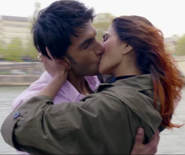 ranveer singh, vaani kapoor, ude dil befikre, ranveer vaani bold song, befikre, aditya chopra, Bollywood film, Bollywood news