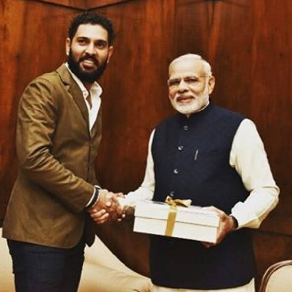 युवराज सिंह ने अपनी शादी का इन्विटेशन प्रधान मंत्री मोदी को भी दिया है। इसके लिए वह उनसे मिलने दिल्ली पहुंचे थे।