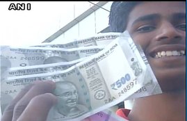 rs 500 Old Note, rail ticket, Metro ticket, bus Tickets, rs 500 use, Demonetisation India, Note ban