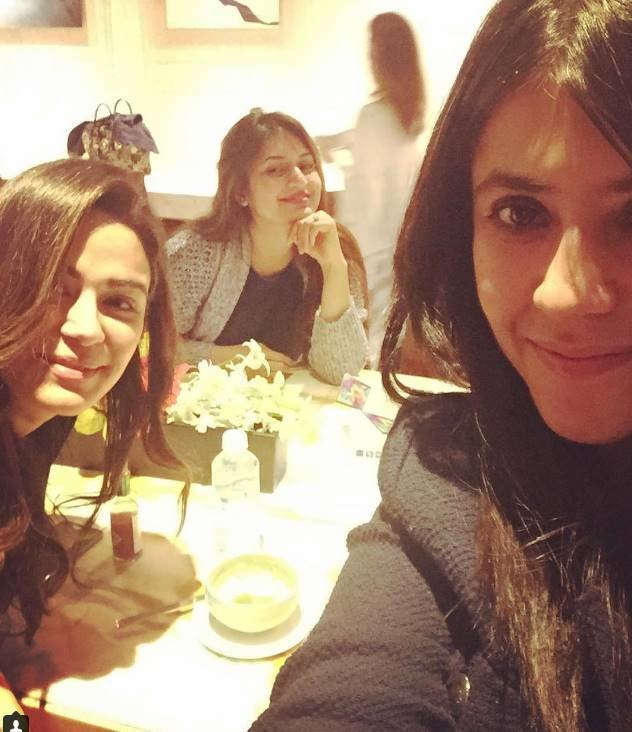 ऑस्ट्रेलिया में YHM टीम की मुलाकात कवच वाली मोना सिंह से भी हुई।