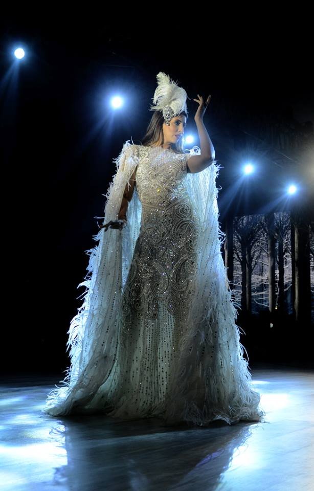 जिस वक्त श्वेता रैंप पर चल रही थीं उस वक्त पूरा बच्चन परिवार उन्हें चीयर करने के लिए वहां मौजूद था।