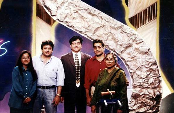 दद्दा जी की बात मानकर आशुतोष महेश भट्ट से मिले और भट्ट कैंप की फिल्म स्वाभिमान में काम मिला था।