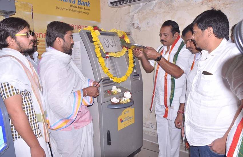 Demonetisation, Note Ban, ATM, Bank, ATM Cash, Currency Notes, Sudheer Reddy, Congress, Rs 500, Rs 1000, Rs 2000 Notes, India, Jansatta