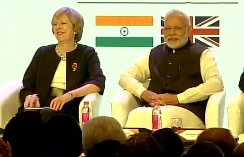 भारत-ब्रिटेन प्रौद्योगिकी सम्मेलन के दौरान थेरेसा मे और प्रधानमंत्री नरेंद्र मोदी। (Photo: ANI)