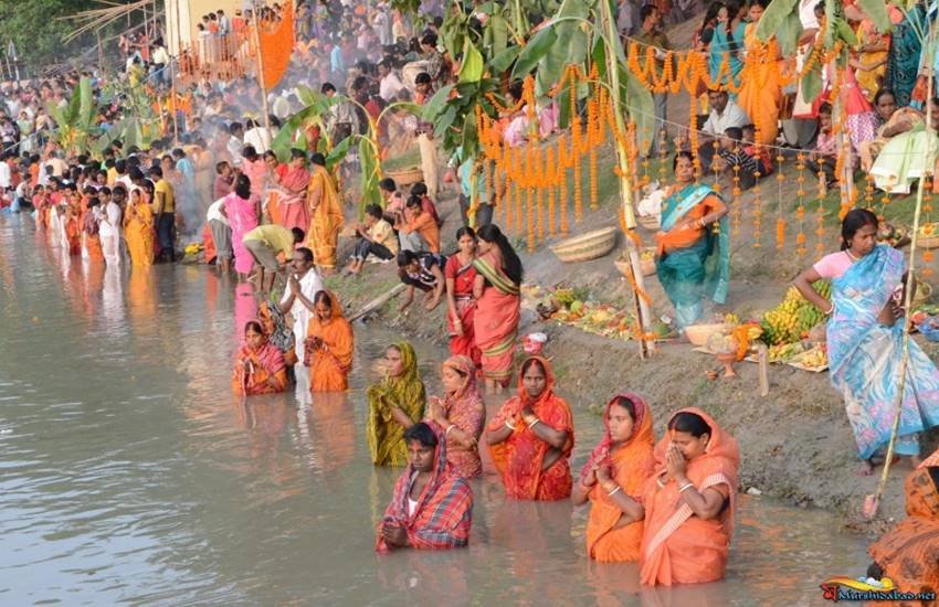chhath puja 2016, chhath puja, chhath puja bihar, chhath puja bihar 2016, chhath pooja, chhath puja 2016 date bihar, how bihar celebrate chhath puja in hindi, chhath puja in hindi, छठ पूजा, छठ पूजा 2016, छठ पूजा का महत्व, छठ पूजा बिहार, chhath puja celebrations in bihar, chhath puja vidhi in hindi, chhath puja song, why chhath puja is celebrated in bihar in hindi, chhath pooja in hindi, chhath pooja news