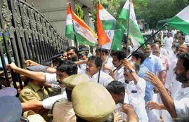Bharat Bandh, kerala Bharat Bandh, Bharat Bandh 28 Nov, Bharat Bandh against Note ban, Bharat Bandh LDF, Bharat Bandh Nota ban, Bharat Bandh 2016, Bharat Bandh in kerala, kerala Bharat Bandh, Bharat Bandh today, Bharat Bandh monday, LDF Protest, LDF in Kerala, Bharat Bandh News in hindi, Kerala News