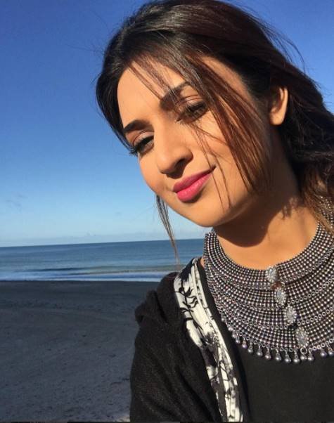 рджрд┐рд╡реНрдпрд╛рдВрдХрд╛ рдЗрд╕ рдЯреВрд░ рдХрд╛ рдкреВрд░рд╛ рдордЬрд╛ рд▓реЗ рд░рд╣реА рд╣реИрдВ рдФрд░ рдШреВрдордиреЗ рдХрд╛ рдореМрдХрд╛ рдХрднреА рдирд╣реАрдВ рдЫреЛрдбрд╝рддреАрдВред